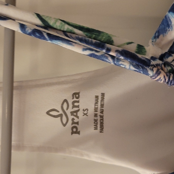 prAna Floral Tropical Halter Dress / Built In Bra - X-Small - Picture 3 of 3